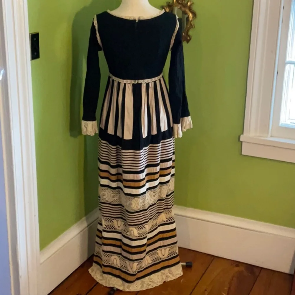 Vintage 70s Georgia Charuhas maxi dress - Picture 4 of 5